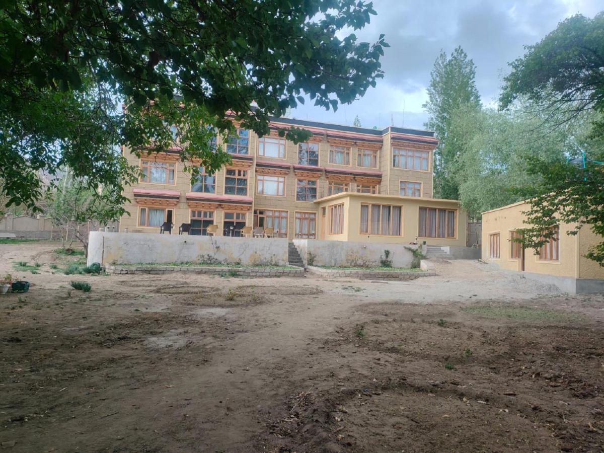Hotel Alpine Ladakh Λεχ Εξωτερικό φωτογραφία