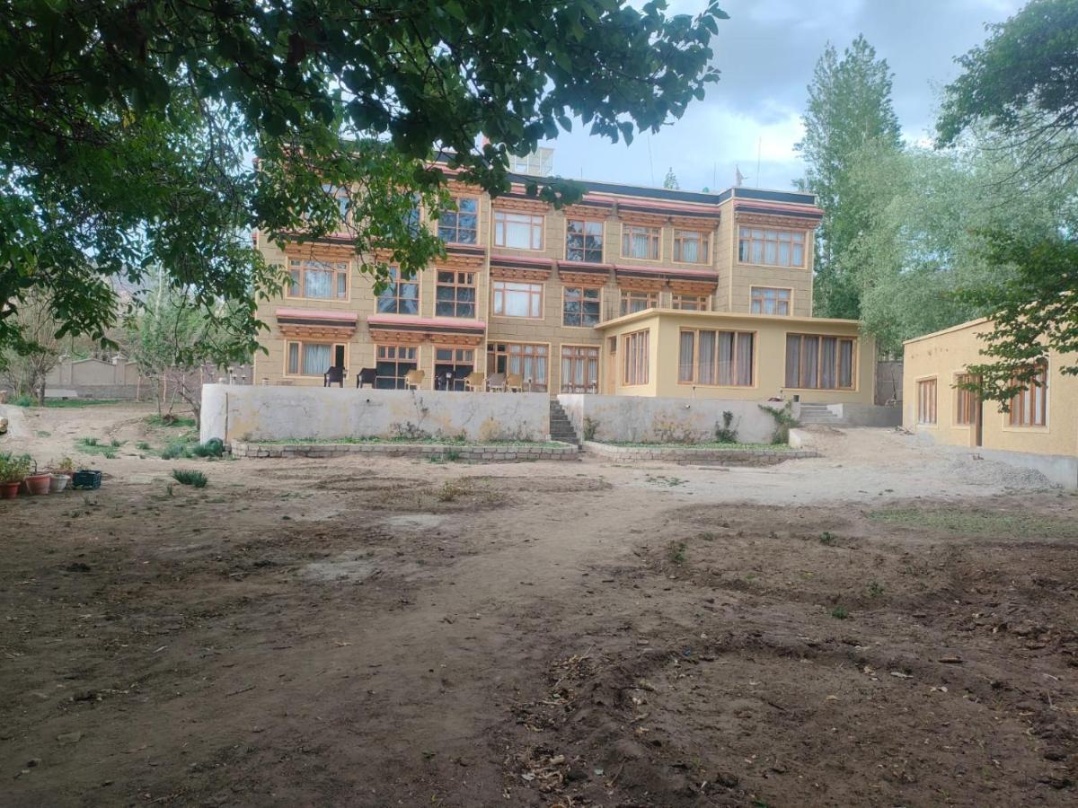 Hotel Alpine Ladakh Λεχ Εξωτερικό φωτογραφία