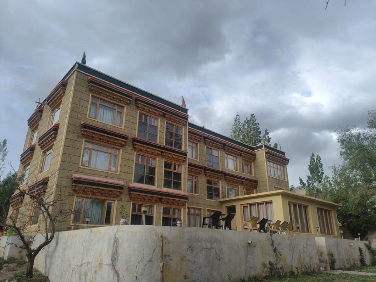 Hotel Alpine Ladakh Λεχ Εξωτερικό φωτογραφία